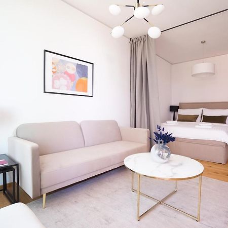 Boutique Studio With Terrace And Pool فيينا المظهر الخارجي الصورة